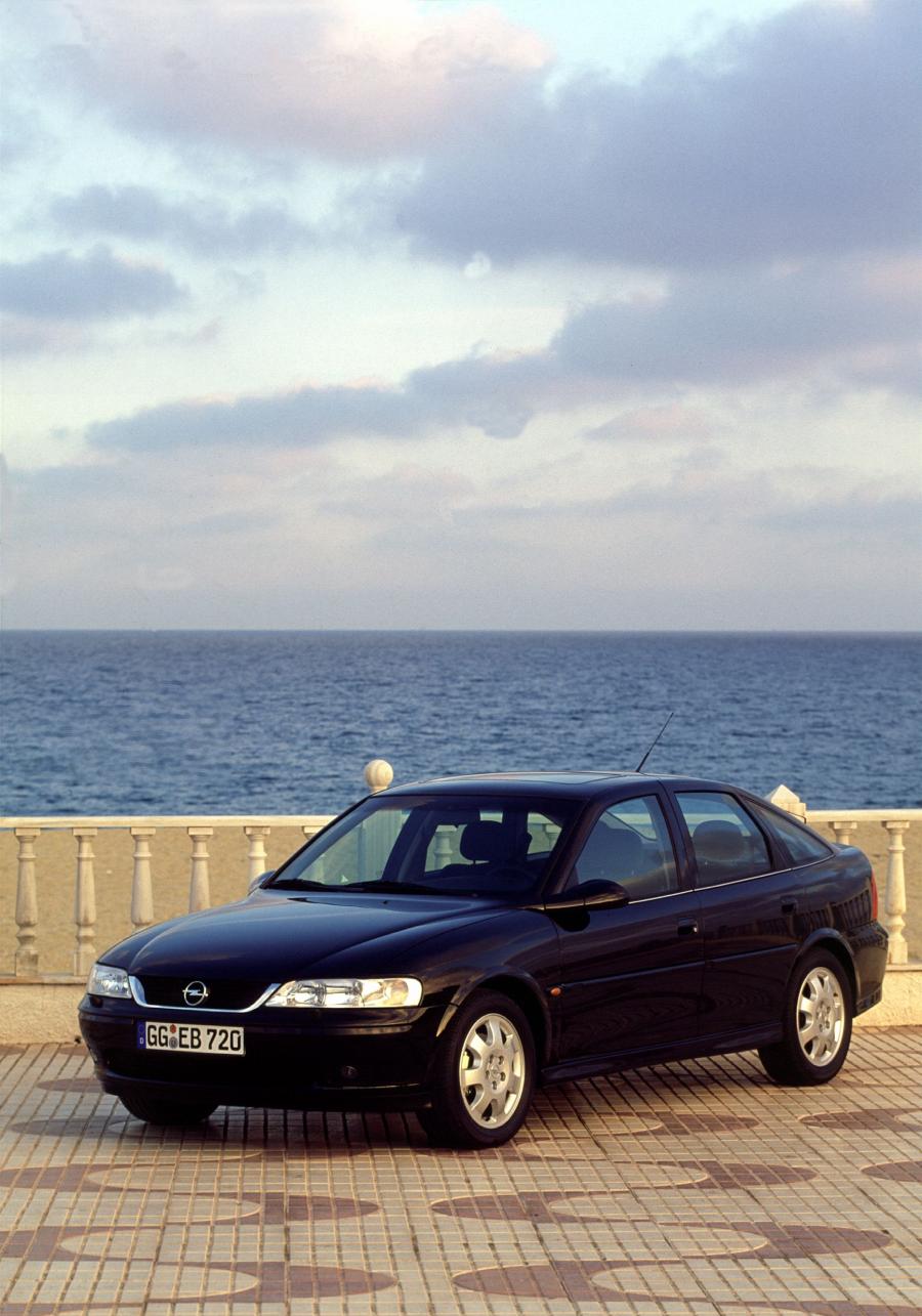  Opel Vectra Hatchback (B) 1999 года  (фото 9 из 9)